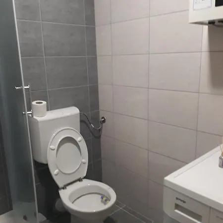 Stan Na Dan-apartman N&t * Lukavica